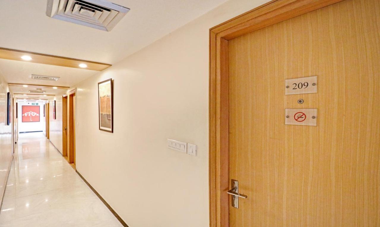 Treebo Galaxy Rooms New Delhi Luaran gambar